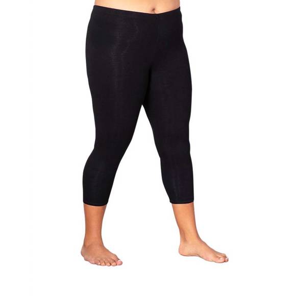 NEW ON THE PLUS SIDE plus size solid cotton capri leggings in black - Picture 1 of 1